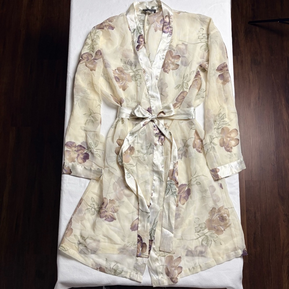 Juliara Sheer Robe, Cream w/ Mauve Roses- M